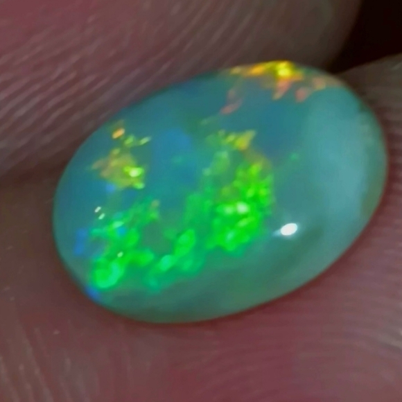 Australian Solid Semi Black Opal 1.95 Carat New Color Flash - Picture 4 of 16